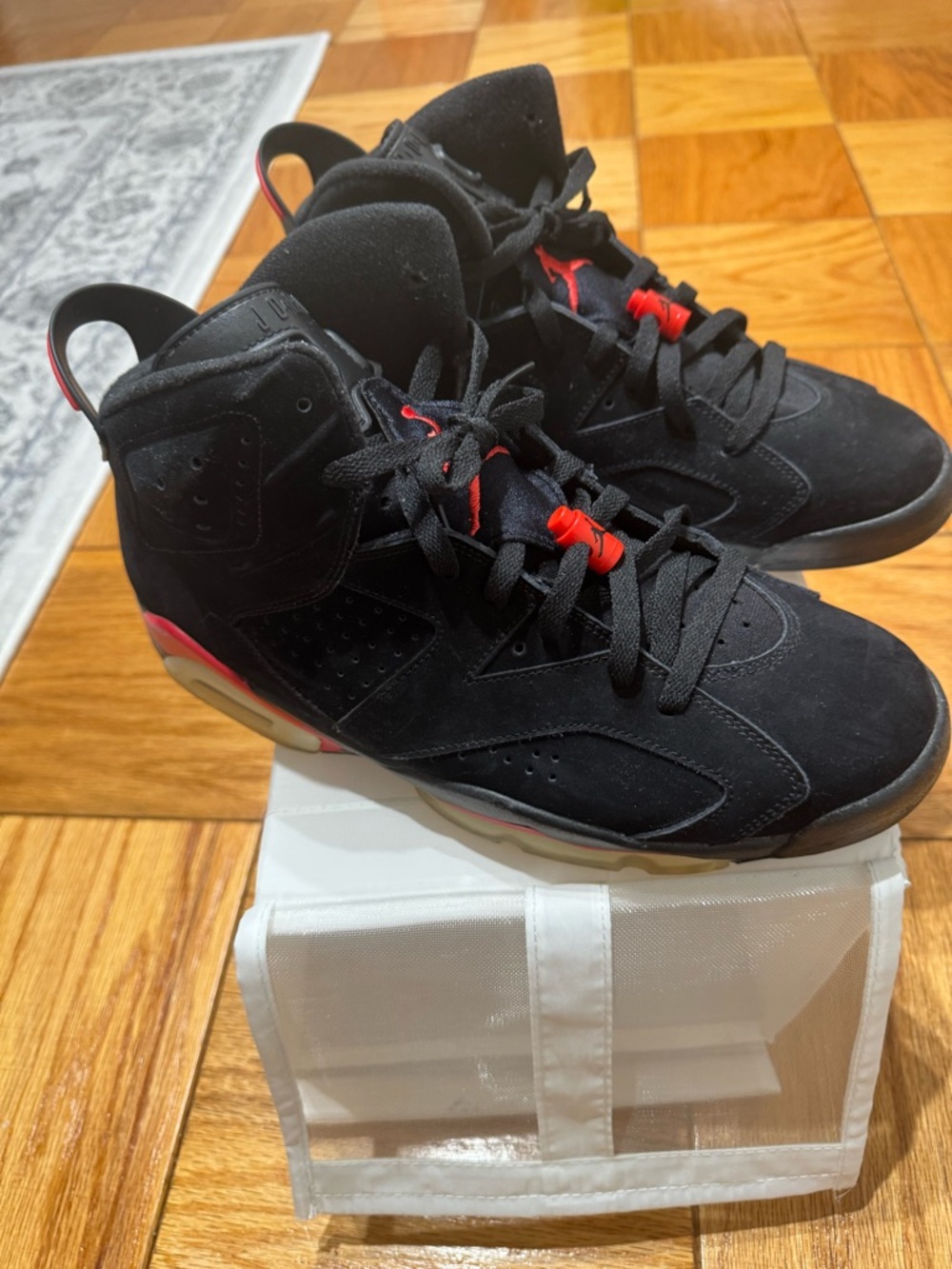 Jordan 6 Retro GS Infrared 2019 Men’s size 11.5